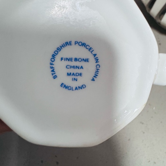 Staffordshire English Bone China Mugs, Set of 2, Pink Floral Design - Picture 5 of 5